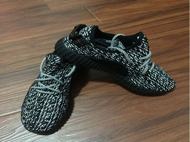 Zapatillas adidas modelo yeezy 350