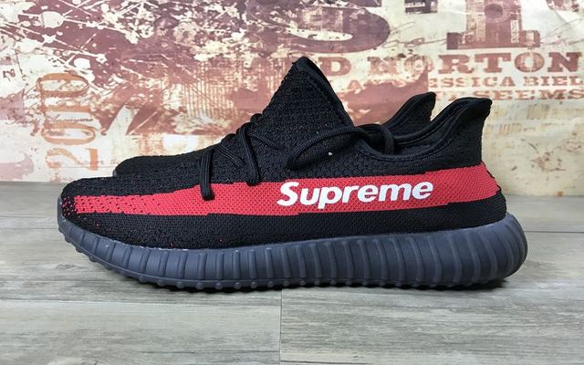 Zapatillas adidas modelo yeezy 350 v2