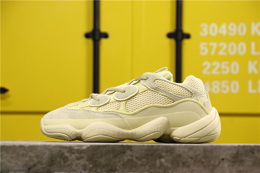 Zapatillas adidas modelo yeezy 500