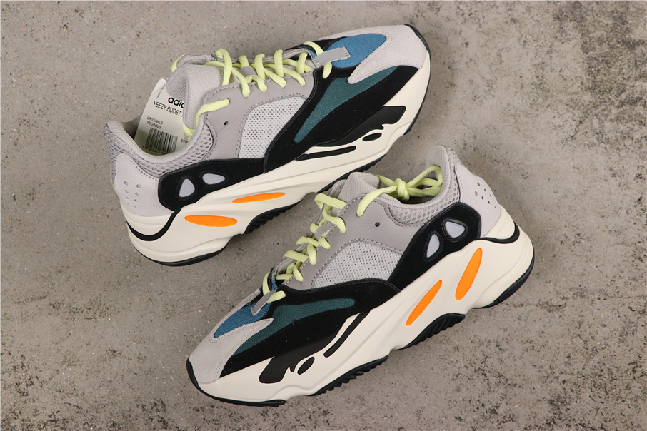 Zapatillas adidas modelo yeezy 700 boost