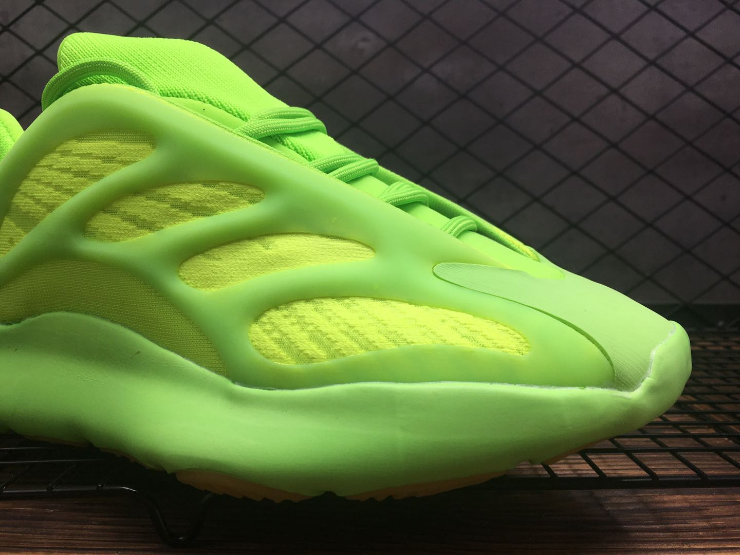 adidas yeezy 700