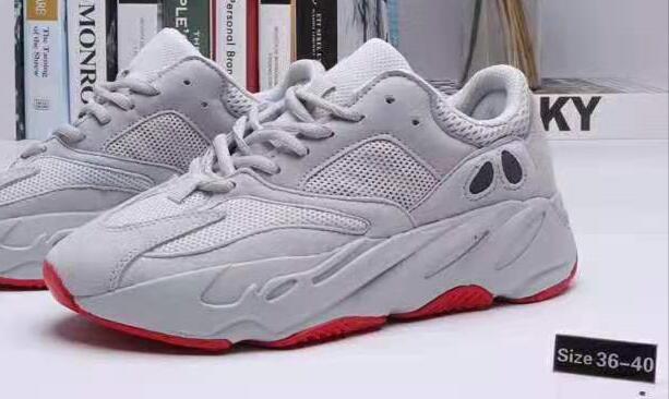 Zapatillas adidas modelo yeezy 700 boost