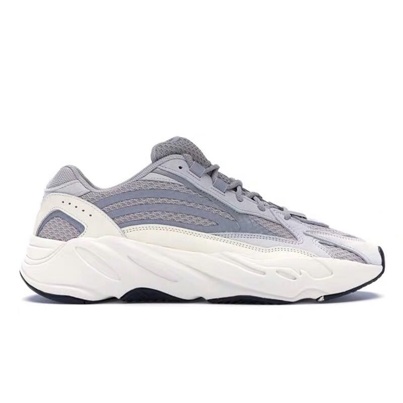 Zapatillas adidas modelo yeezy 700 boost