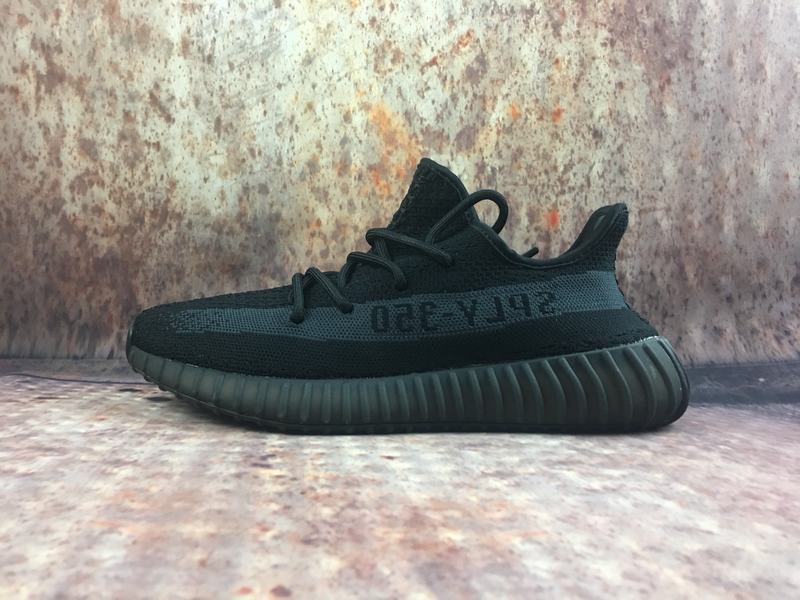 Zapatillas adidas modelo yeezy boost 350 v2
