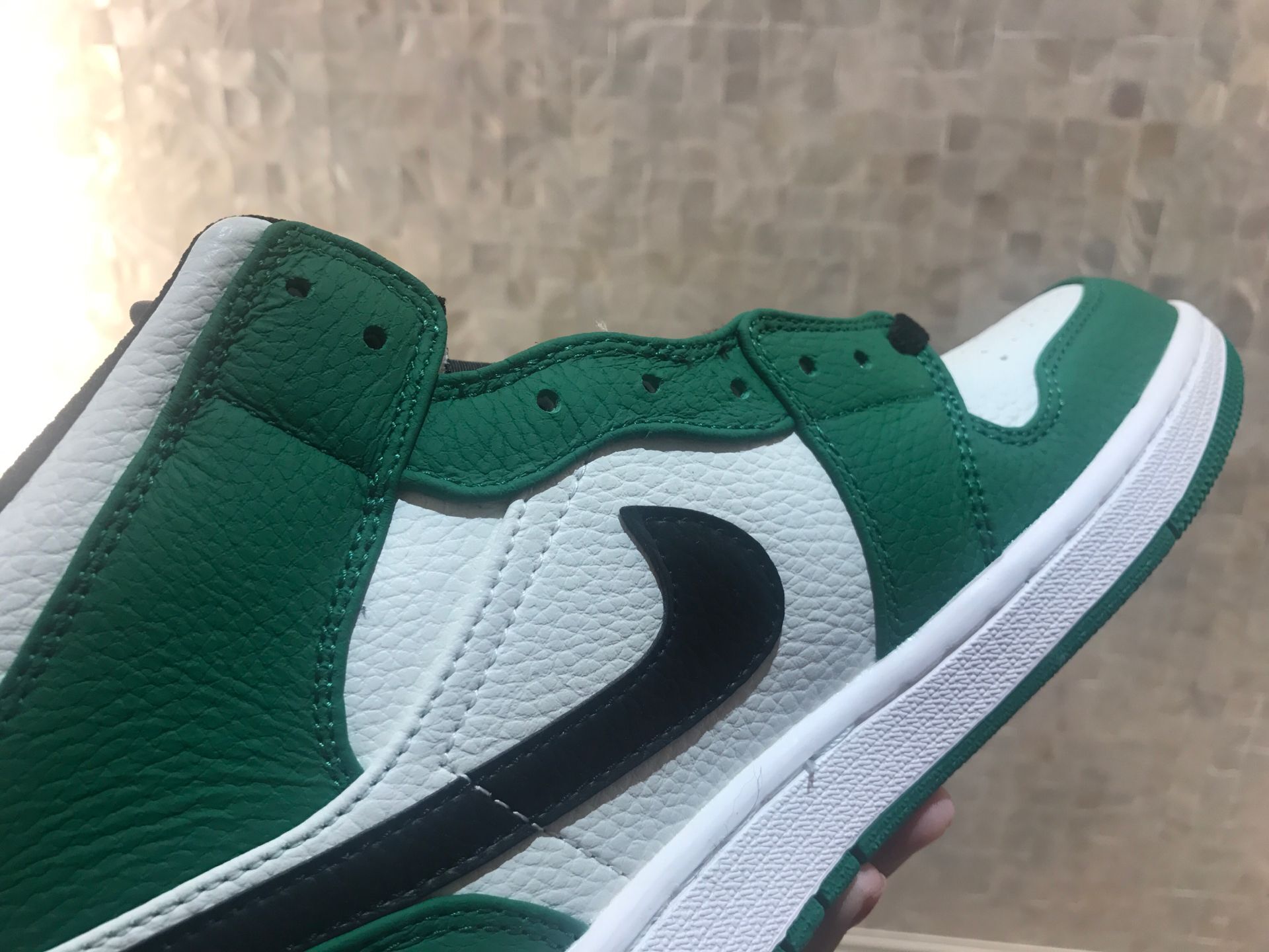 jordan air jordan 1 retro mid