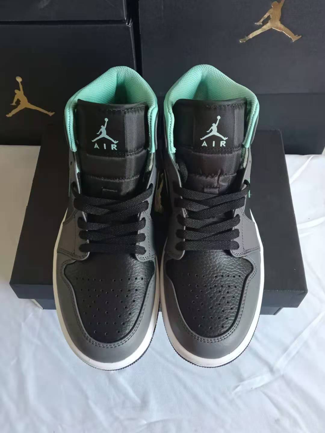 jordan air jordan 1 retro mid