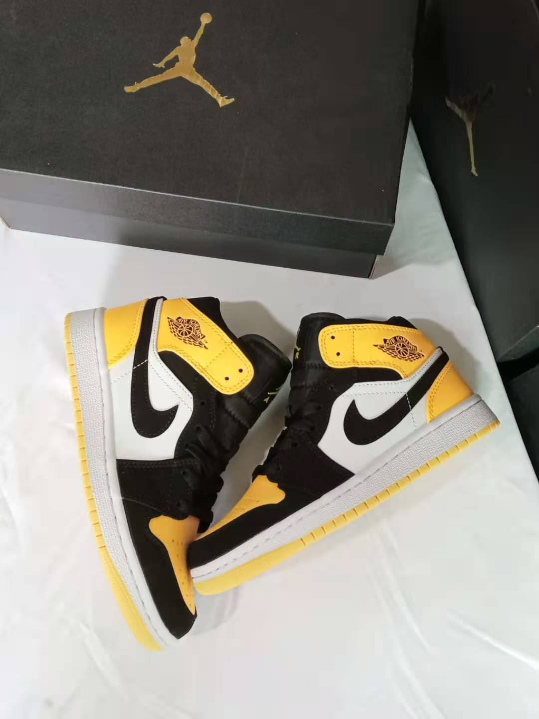 jordan air jordan 1 retro mid