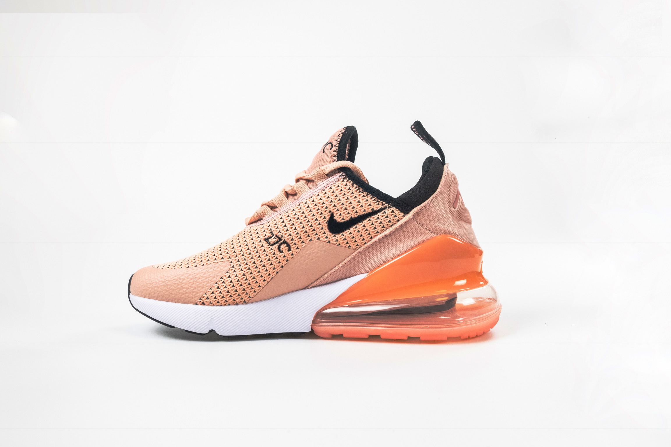 Zapatillas nike modelo air max 270
